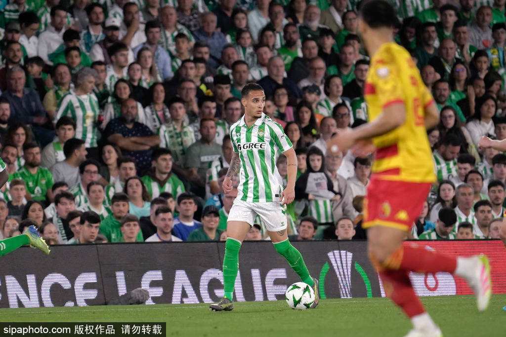 安东尼暗示离开曼联是最佳选择，未来何去何从成谜