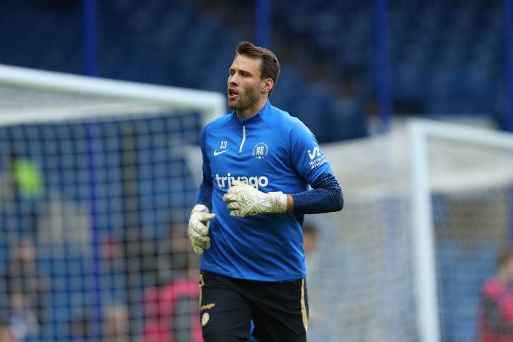 太阳报：切尔西门将贝蒂内利在家附近砍伐40英尺大树，引邻里纠纷